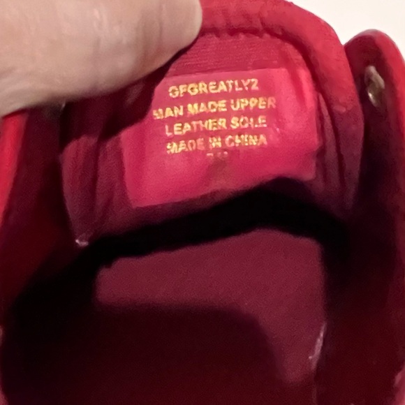 GUESS Women's Red Quilted Low Top Sneakers Size 7 Casual Athletic - Picture 6 of 8